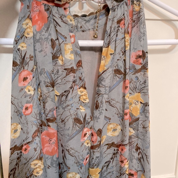 Flowy flowered maxi dress with gold collar, one size. Brand Girls on Film - Picture 3 of 4